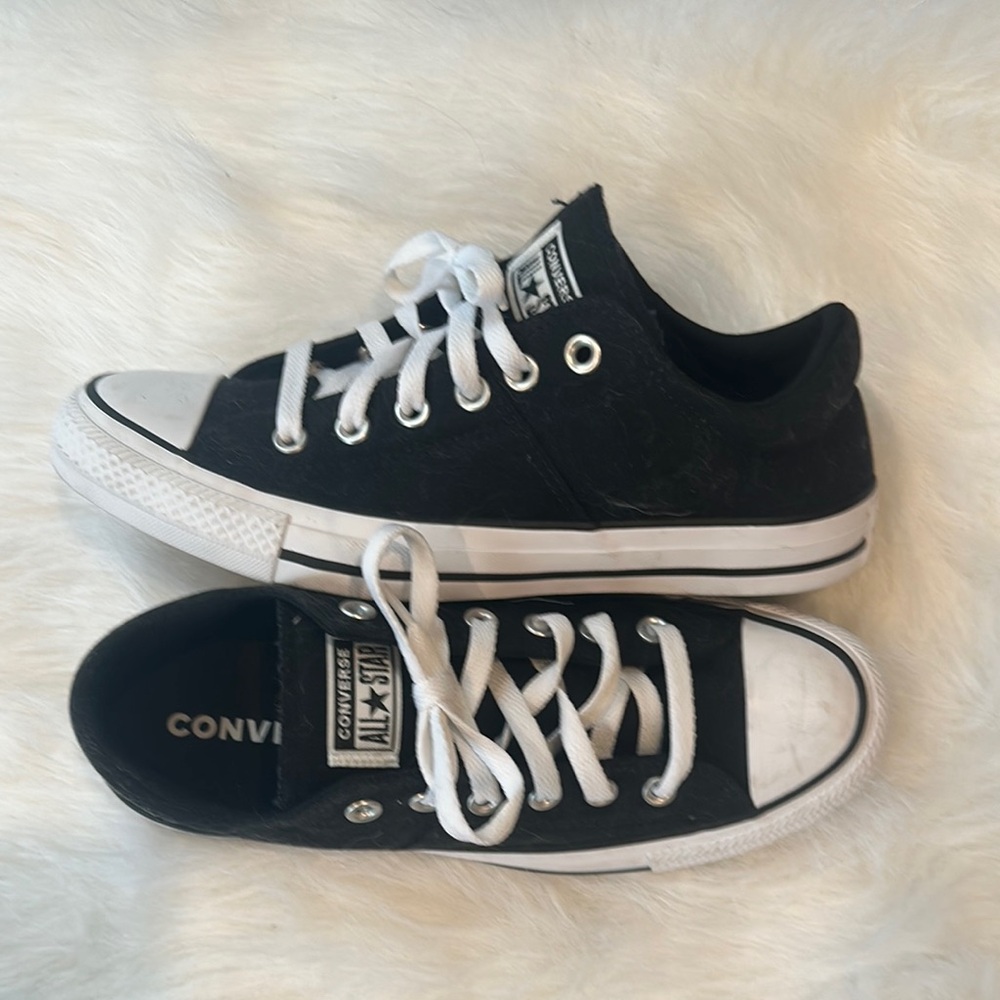 Converse Women’s Black Sneakers